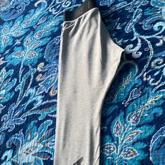 Nike leggings - Picture 2 of 2